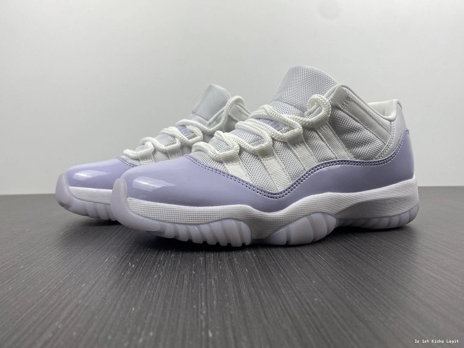 Low AH7860-101 “Pure Violet” Jordan Air 11 0517